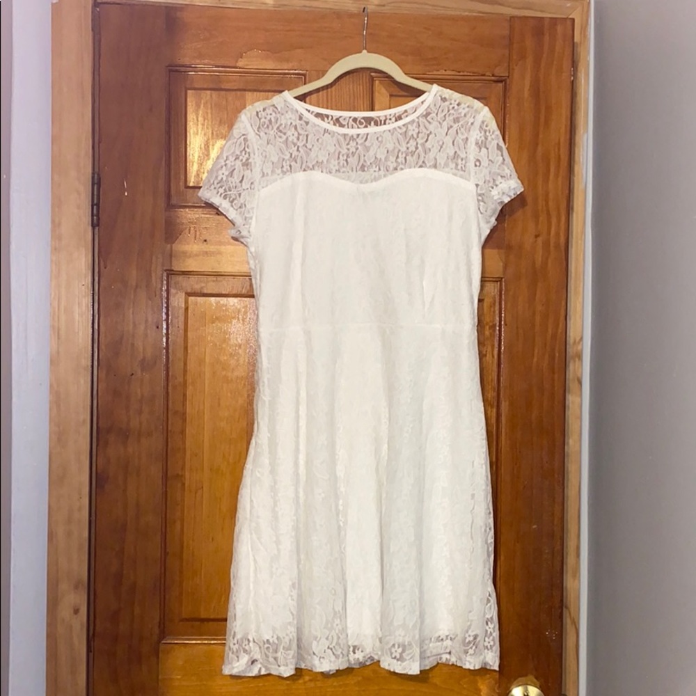 White Lace Sweetheart Dress